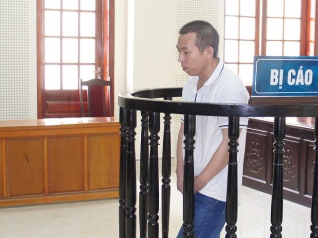 Tham 300 USD tiền công đổi cuộc đời chung thân trong tù
