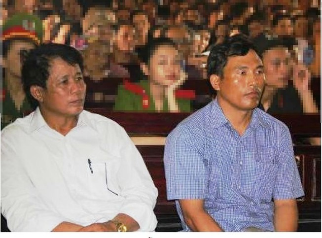 Để nữ kế toán tham ô, nguyên chủ tịch bị khai trừ Đảng