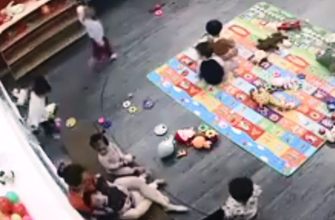 Phòng giáo dục chỉ đạo sa thải cô giáo kẹp đùi đánh trẻ
