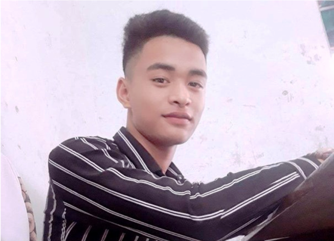 Ném mũ bảo hiểm vào người đi xe máy, bị khởi tố tội giết người