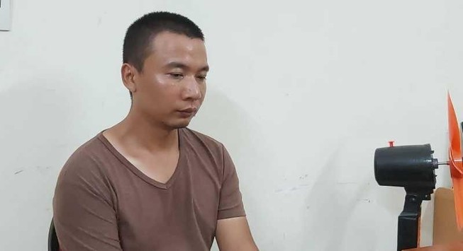 Ba người Trung Quốc làm giả thẻ ATM để rút trộm tiền