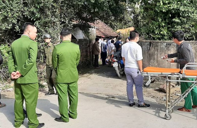 Nghi mẹ sát hại con gái rồi treo cổ tự tử