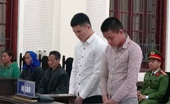 Đâm chết người hỏi 'sao ngồi uống bia trên cầu', 2 kẻ lĩnh án