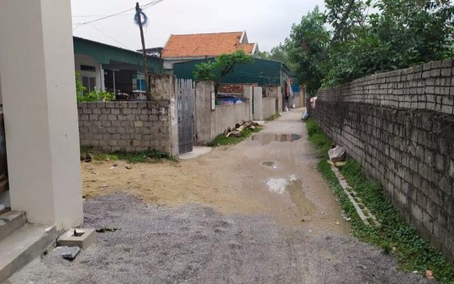 Khởi tố tài xế lùi xe làm chết bé 20 tháng rồi xóa dấu vết