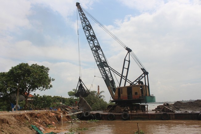 Cần 60 tỉ đồng xây kè chống sạt lở cồn Phú Đa
