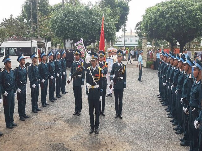Đất sen hồng chờ đón anh hùng phi công Nguyễn Văn Bảy