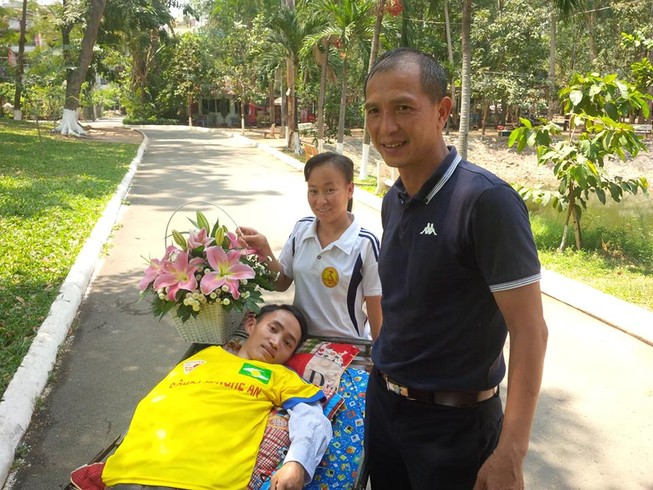 Nghĩa cử đẹp của CLB Sài Gòn với CĐV đặc biệt