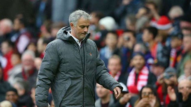 Man United đá như muốn Mourinho bị sa thải