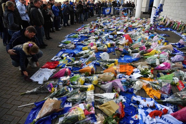 Người yêu CLB Leicester đau buồn sau tai nạn máy bay thảm khốc
