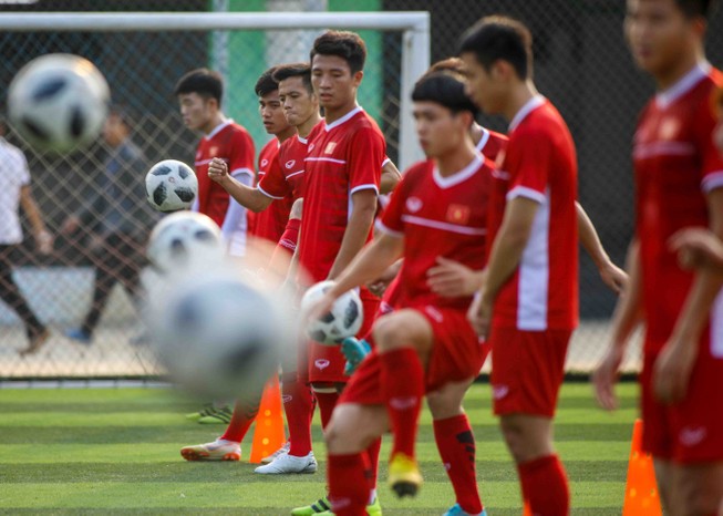 Thầy Park: ‘Chưa ai chắc suất chơi AFF Cup 2018’