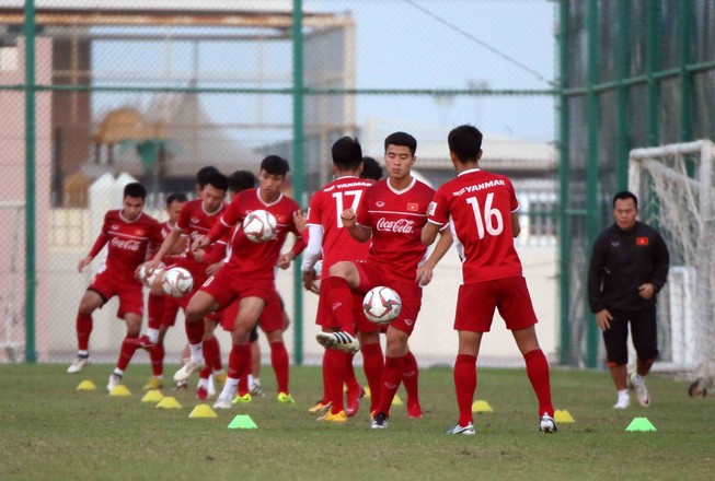 Thầy trò Park Hang-seo "đổ bộ" xuống UAE