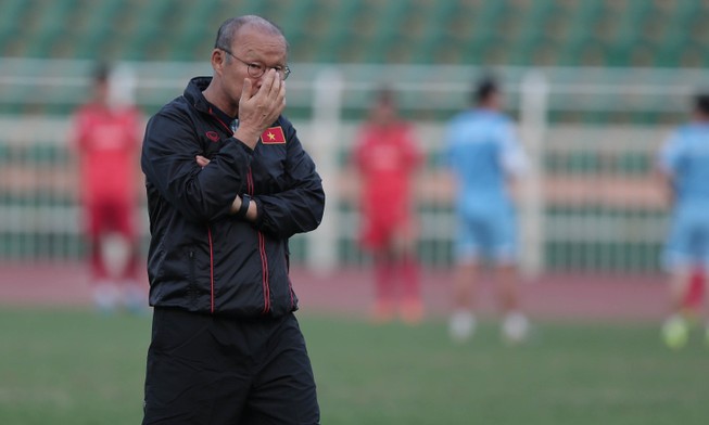 Thua Bahrain 1-2, thầy trò ông Park chấm dứt kỷ lục bất bại