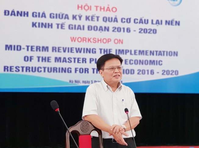 'Đừng đẩy người tài ra nước ngoài rồi đi mời họ về'