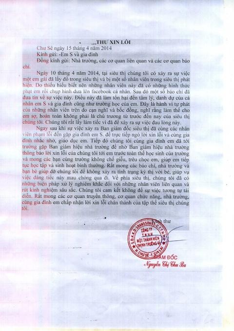 Siêu thị gửi thư xin lỗi em học sinh bị đeo biển ăn trộm