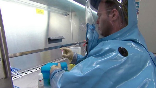 Thử nghiệm thuốc chữa Ebola gây tranh cãi đạo đức