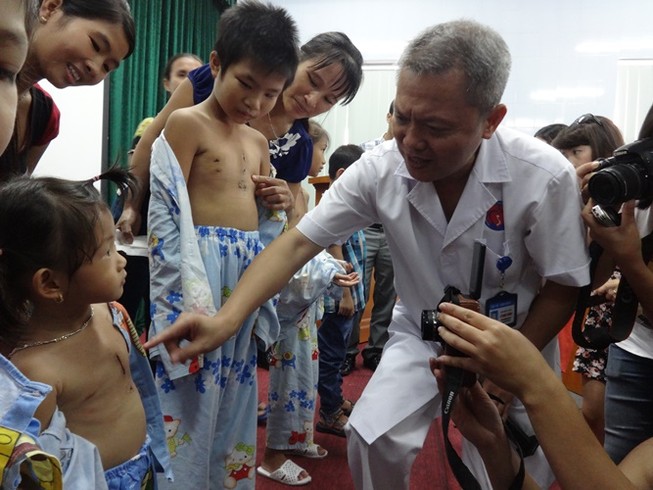 Lần đầu tiên tại VN: Phẫu thuật tim không phải cưa xương ngực