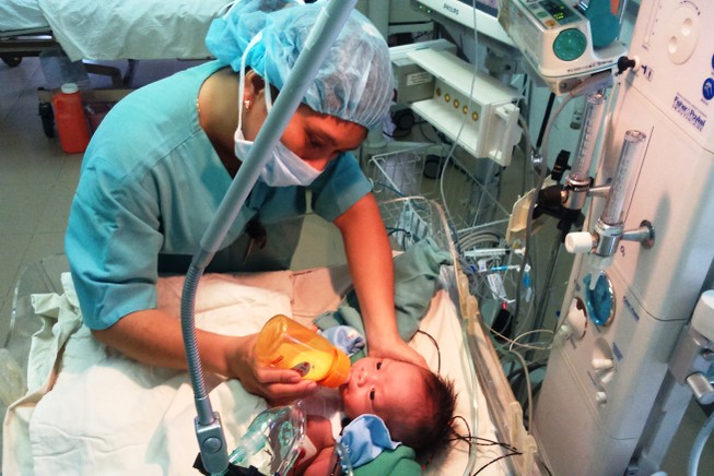 Cứu sống bệnh nhi có hai động mạch chủ tim nằm đảo vị trí