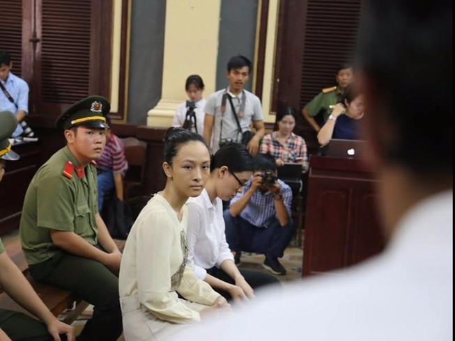 Phương Nga: Anh Mỹ yêu tôi thì có nghĩa vụ chăm sóc tôi