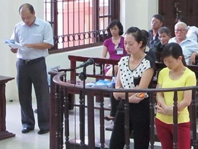 Quỳ gối xin lỗi, 2 cô giáo làm chết trẻ được giảm án