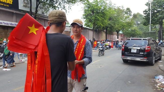 Giờ chót: 350 ngàn/vé vào SVĐ Thống Nhất