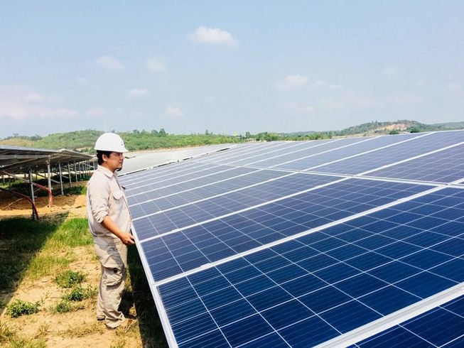 Thu 200 tỉ/năm nhờ kinh doanh điện mặt trời