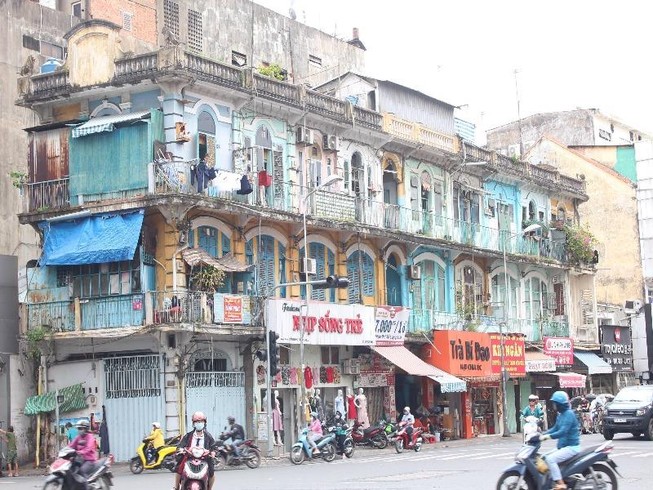 Người dân nói gì khi bị di dời khẩn cấp khỏi chung cư?