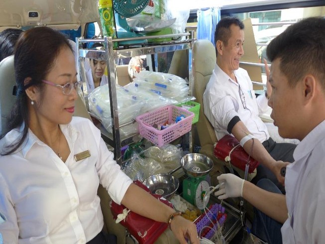 Gần 2.000 nhân viên điện lực miền Nam hiến máu tình nguyện