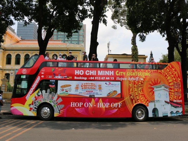 Đoàn khách Pháp âm tính với COVID-19 vừa tham quan TP.HCM