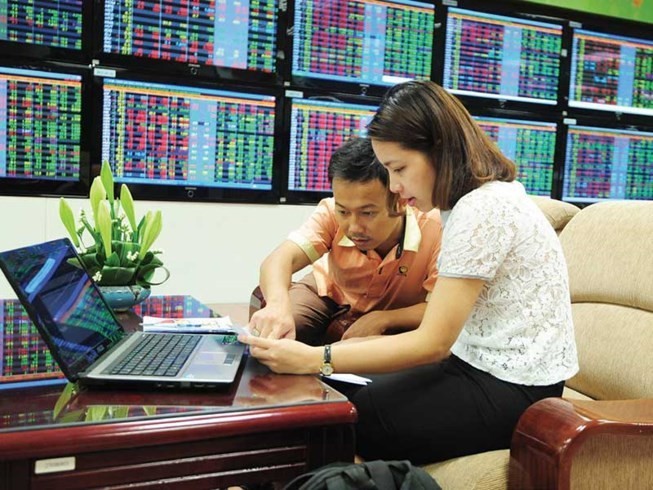 Ngày thứ 2 rực lửa, chứng khoán Việt 'mất' 15 tỷ đô