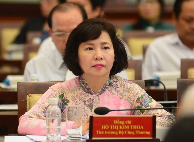 Bà Hồ Thị Kim Thoa, nguyên Thứ trưởng Bộ Công Thương, hiệm đang nắm giữ nhiều cổ phần của Công ty Điện Quang