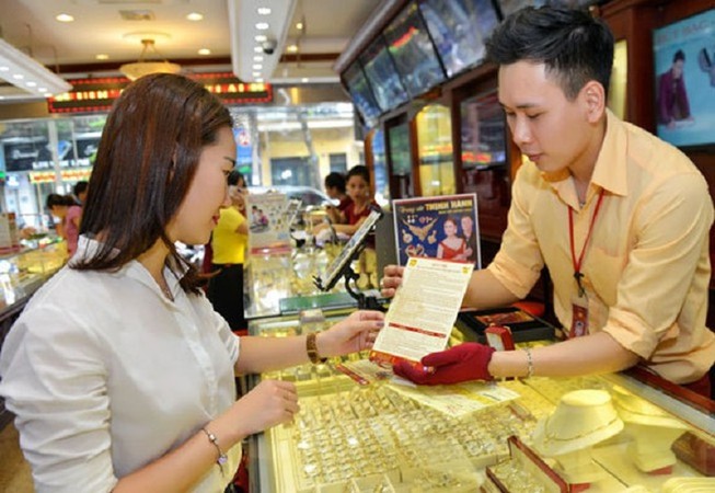 Thấy gì từ cơn biến động kịch tính giá vàng?
