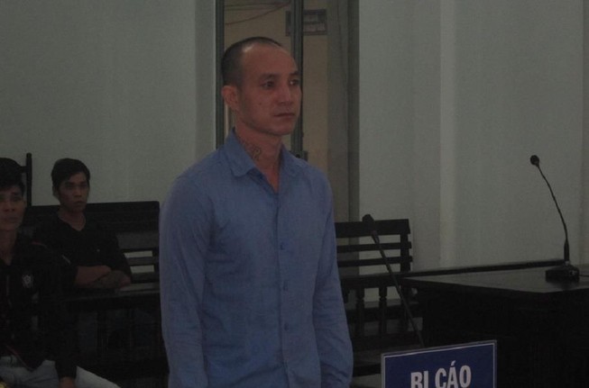 Bị đánh chấn thương sọ não vì trách bạn tù tiếp không chu đáo