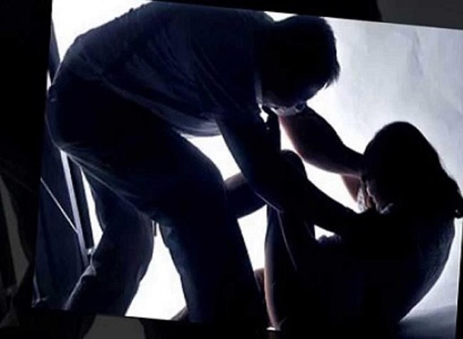 Lãnh 2 năm 6 tháng tù vì rủ thiếu nữ 15 tuổi 'ăn trái cấm'