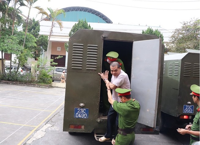 Con gái ông Triệu Tài Vinh đứng đầu danh sách nhờ nâng điểm