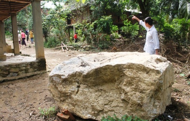 Nghi một người đàn ông dâm ô 4 bé gái
