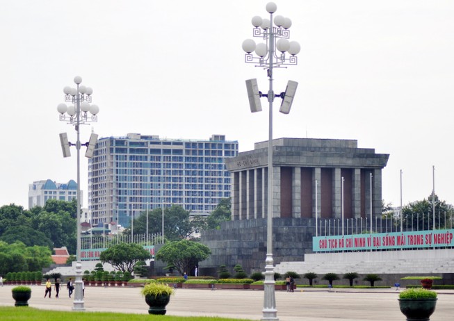 Ngày mai sẽ cưỡng chế cao ốc 'xây lố' 8B Lê Trực