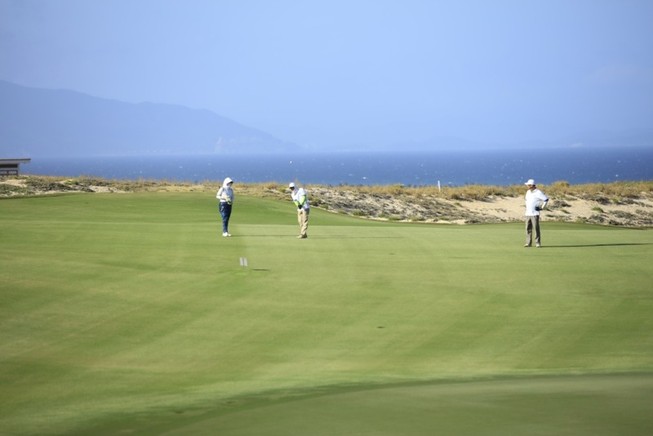 Giải Golf 'Vì Trường Sa thân yêu' gây quỹ hơn 136 tỉ đồng
