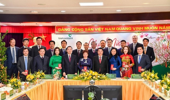 Thường trực Ban Bí thư chúc tết Vietcombank