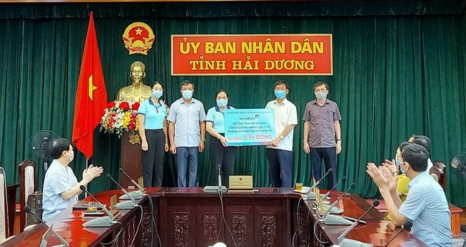 VietinBank ủng hộ Hải Dương 5 tỉ đồng chống COVID-19
