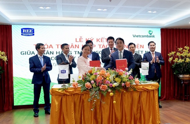 Vietcombank hợp tác REE cấp tín dụng cho nhà máy điện gió