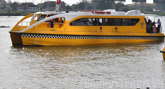 TP.HCM: Giảm chuyến buýt sông vì dịch COVID-19