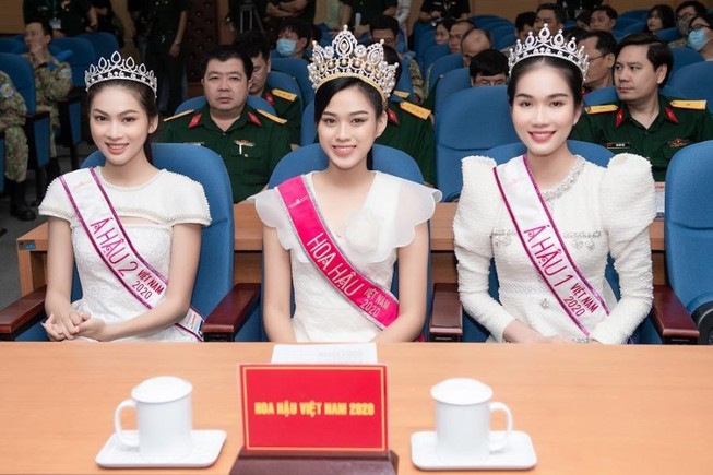 Chuyến từ thiện đầu tiên của tân Hoa hậu Đỗ Thị Hà