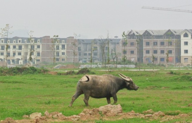 Lo ngại tăng thêm gánh nặng cho người mua nhà