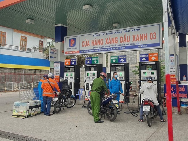 Những lưu ý khi đổ xăng để tránh bị móc túi