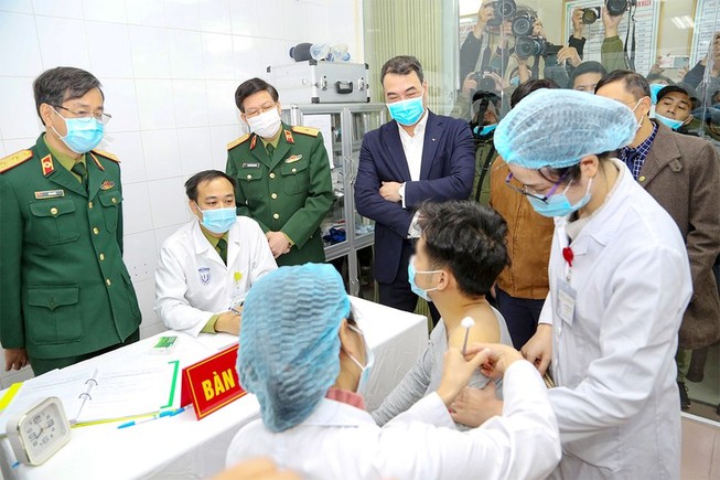 Những ai được ưu tiên tiêm vaccine COVID-19?