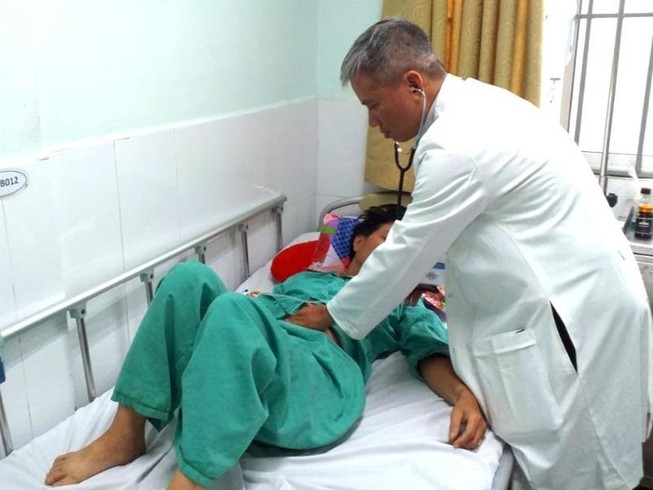 Co giật, sùi bọt mép sau uống thuốc viêm xoang mua trên mạng