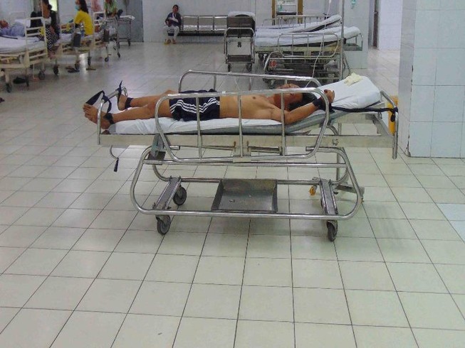 Khoa cấp cứu mùng 2 tết này vắng hơn mọi năm rất nhiều