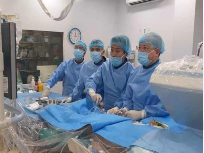 Cứu sống bệnh nhân tim nằm… bên phải bị nhồi máu cấp