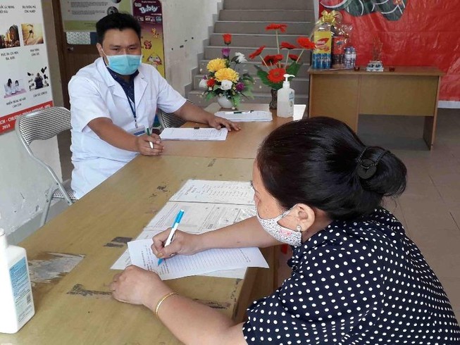 Người dân TP.HCM tự giác khai báo y tế trong ngày đầu năm
