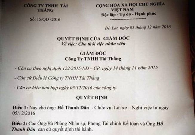 Đình chỉ tài xế xe khách 'vừa ăn mì vừa lái xe'